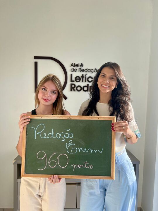 Aluna aprovada Marina com nota 960 na redação do ENEM